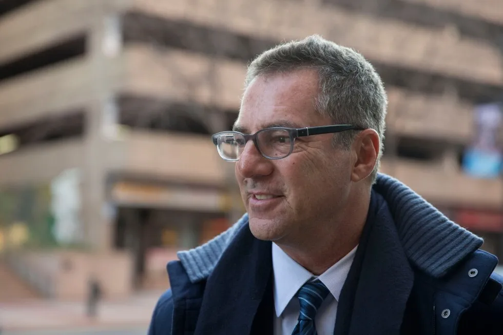 استقالة رئيس شركة المحاماة البارزة بول فايس بعد نشر رسائل البريد الإلكتروني التي تربطه بإبستين