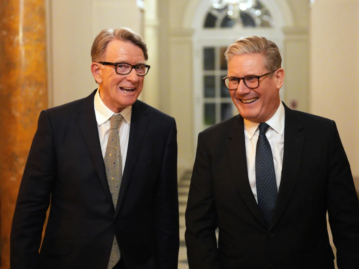 چگونه پرونده های اپشتین-ماندلسون دولت بریتانیا را تکان داد