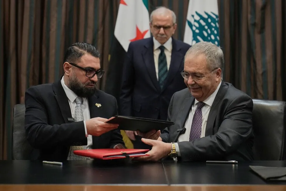 Deal is signed in Beirut to transfer 300 Syrian prisoners in Lebanon to their home country