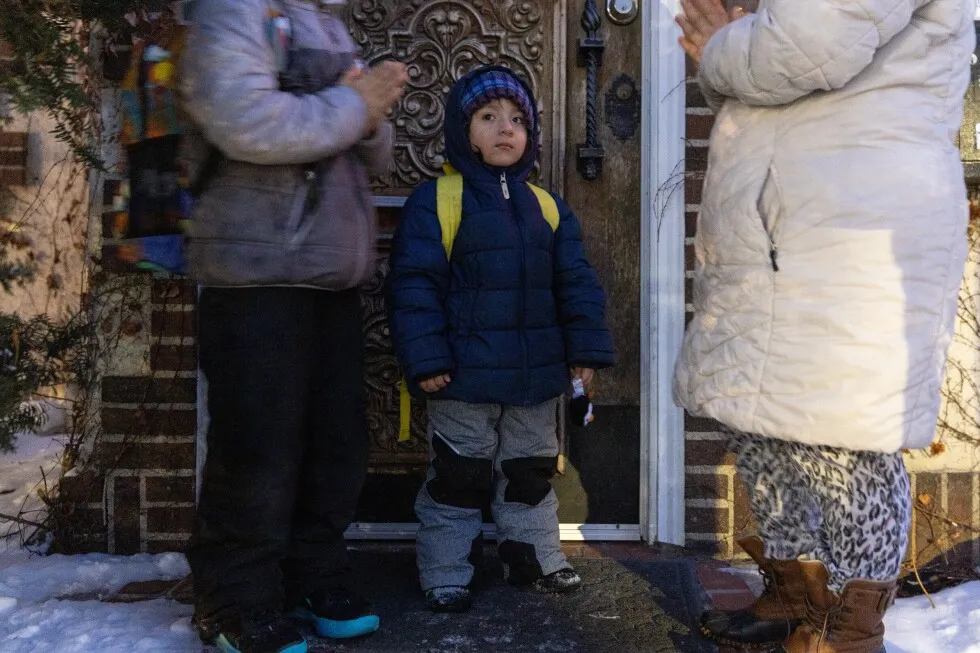 في ولاية مينيسوتا، يعد إرسال طفل إلى المدرسة بمثابة عمل إيماني بالنسبة للعائلات المهاجرة