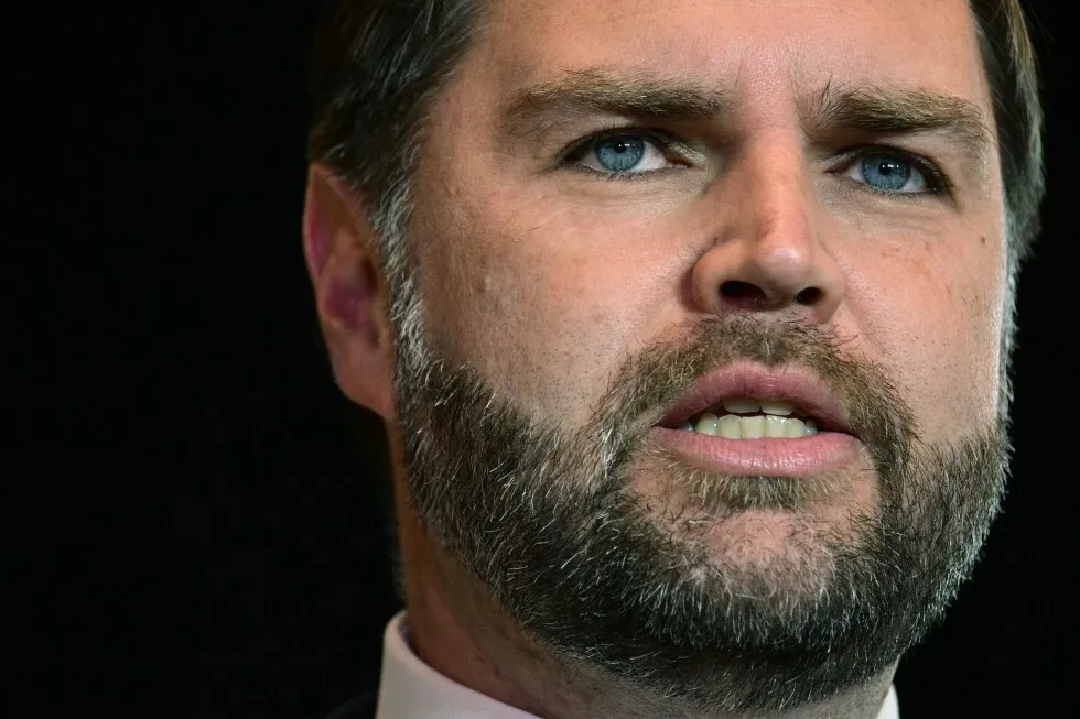 فانس موجود في أرمينيا، وهي دولة لم يزرها من قبل أي رئيس أمريكي أو نائب رئيس